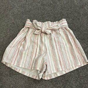 Cute dressy shorts with tie